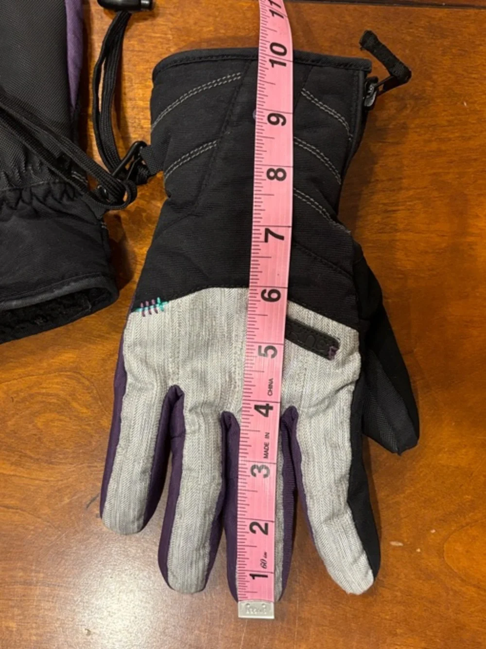 Dakine Black, Gray & Purple‎  Snowboard Gloves.  Small